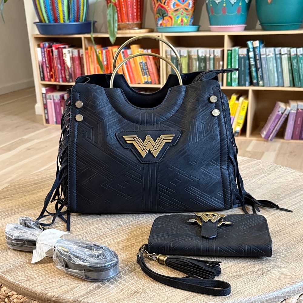 Bioworld Wonder Woman Black Fringed Purse and Wallet